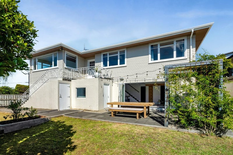 1 Fairfax Terrace, Frankleigh Park, New Plymouth - Carousel 1