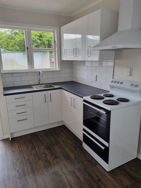 1090A Fergusson Drive, Clouston Park, Upper Hutt - Carousel 2