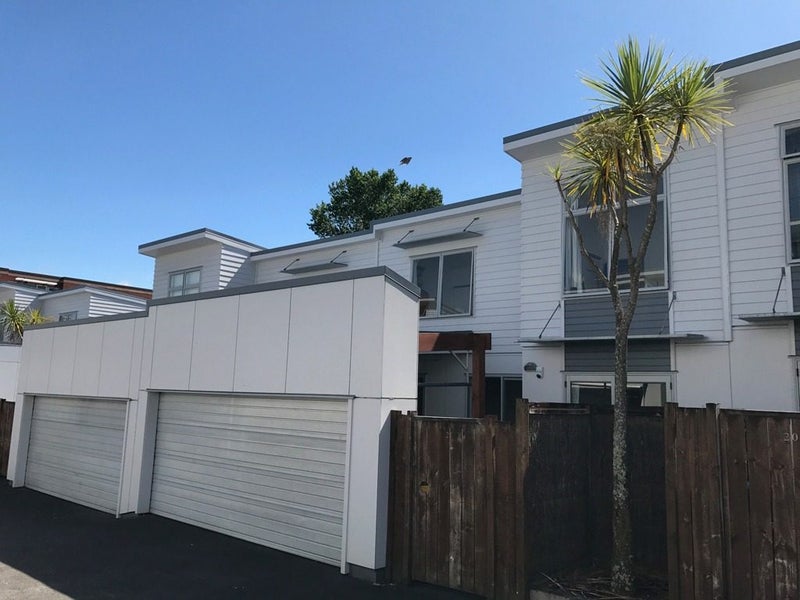 21/3 Wagener Place, Mount Albert, Auckland - Carousel 1