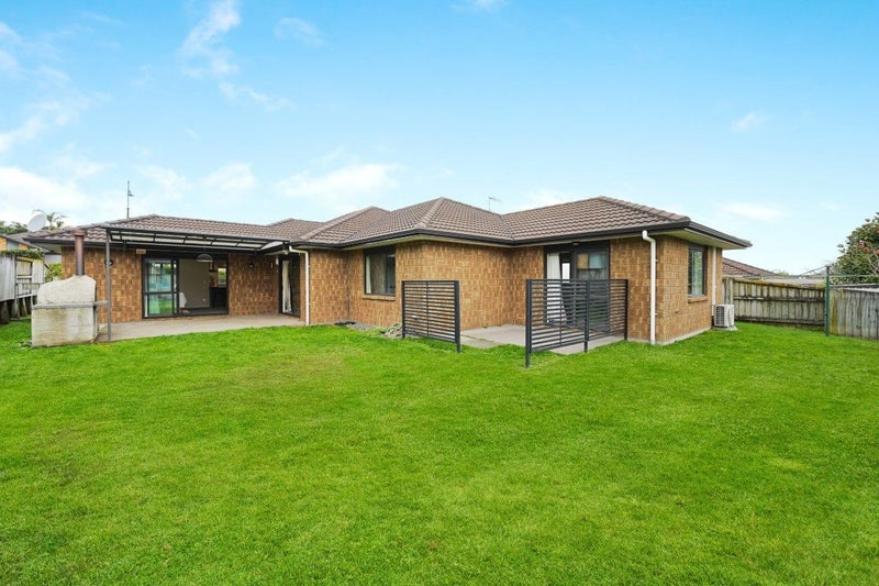 117 Barrington Drive, Huntington, Hamilton - Carousel 2