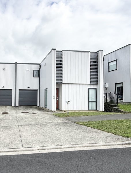 33 Waka Street, Albany Heights, Auckland - Carousel 1