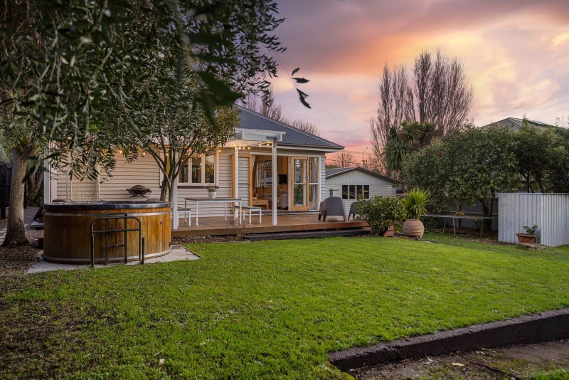 5 Burnbrae Street, Saint Martins, Christchurch - Carousel 2