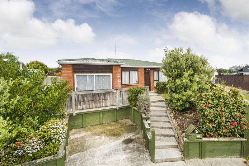 37 Tiller Close, Kelvin Grove, Palmerston North - Carousel 1