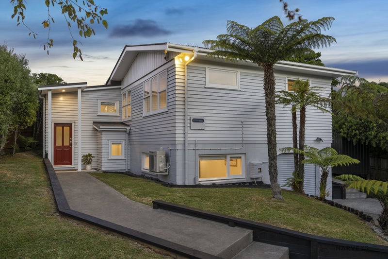 14 Willowbrook Place, Titirangi, Auckland - Carousel 1