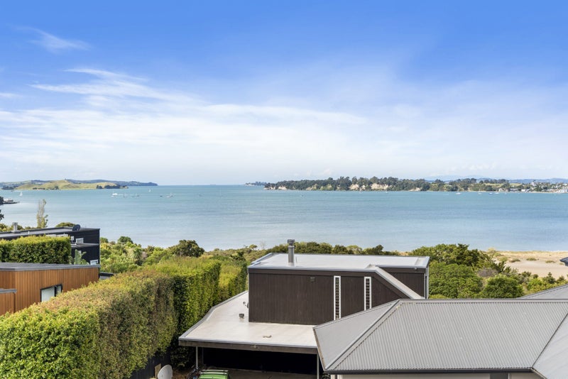 9 Calder Place, Wai o Taiki Bay, Auckland - Carousel 2
