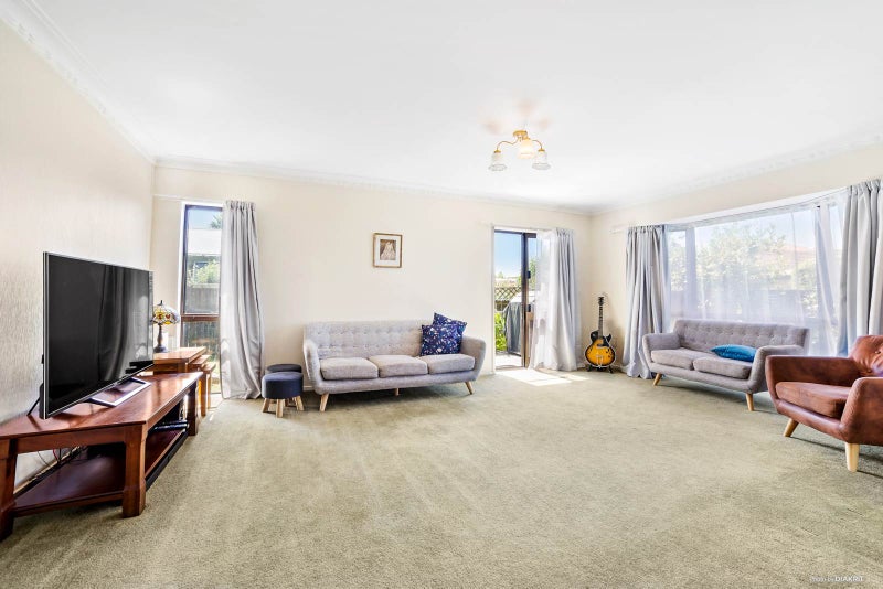 2/61 Nile Road, Milford, Auckland - Carousel 2
