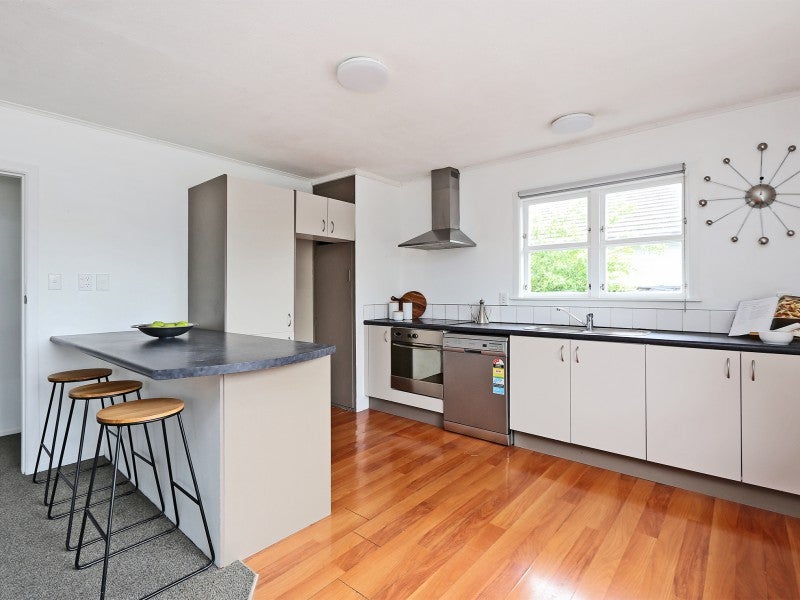 1312 JUBILEE STREET, MAYFAIR, HASTINGS - Carousel 2