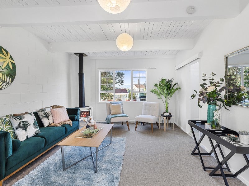 116 Akaroa Drive, Maupuia, Wellington - Carousel 2