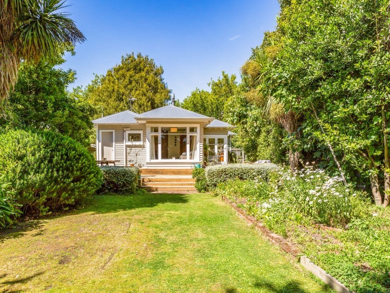 25 Fisher Avenue, Beckenham, Christchurch - Carousel 1