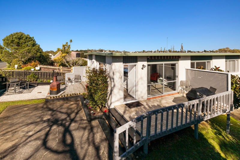 1/15 Geoffrey Road, Torbay, Auckland - Carousel 1