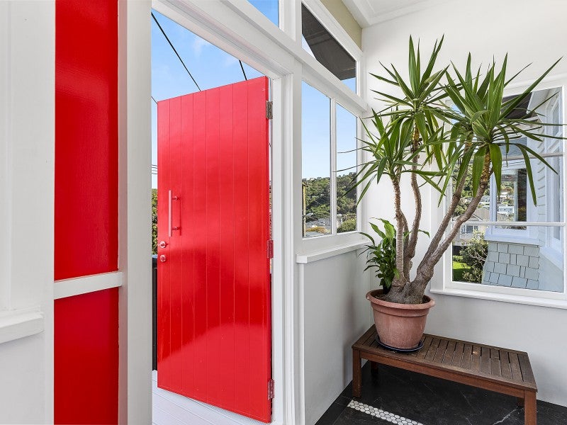 3 Thames Street, Island Bay, Wellington - Carousel 2