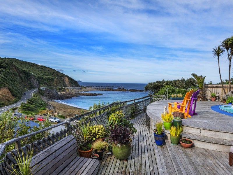 11 Cave Road, Houghton Bay, Wellington - Carousel 2