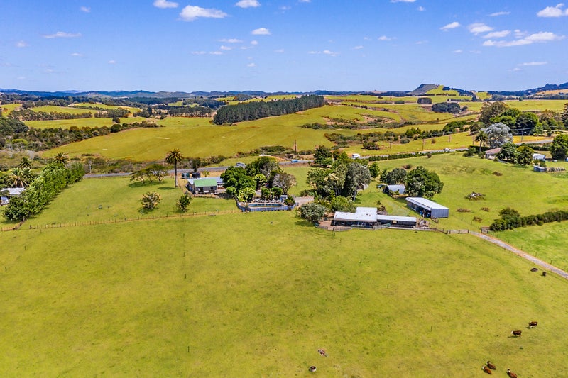 7220 State Highway 1, Pakaraka - Carousel 20