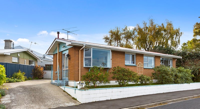 17A Ruskin Terrace, Caversham, Dunedin - Carousel 1