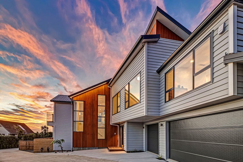 32A Devon Road, Bucklands Beach, Auckland - Carousel 1