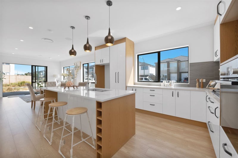 53 Ksenia Drive, Flat Bush, Auckland - Carousel 1