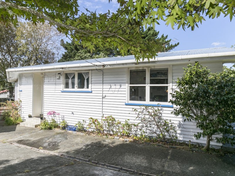 38 Davidson Crescent, Tawa, Wellington - Carousel 2