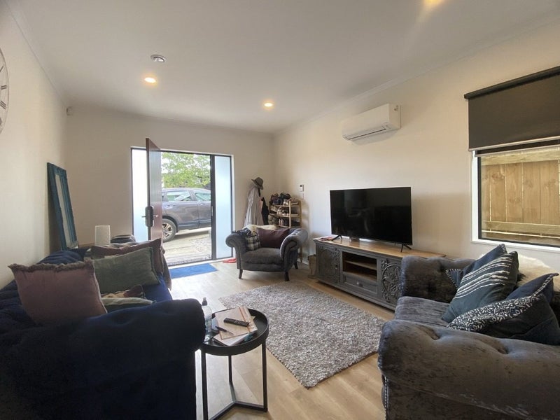 1C Cromdale Avenue, Howick, Auckland - Carousel 2