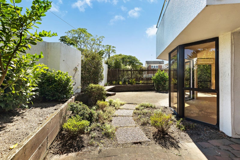 1/256 St Heliers Bay Road, St Heliers, Auckland - Carousel 1