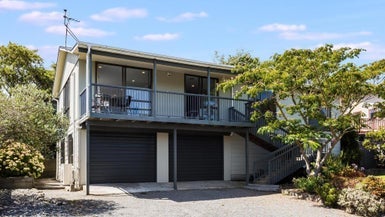 8 Romesdale Road, Papakowhai, Porirua - Carousel 1