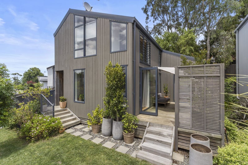 12D Hurstwood Place, Glen Innes, Auckland - Carousel 1