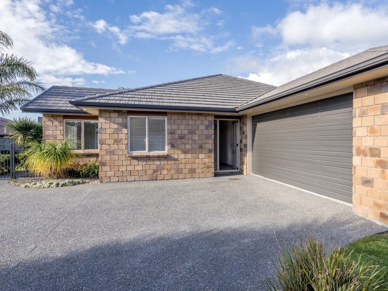 70 Hillcrest RD N, Raumati Beach, Raumati - Carousel 2