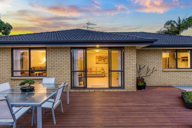 6A Christina Avenue, Te Atatu South, Auckland - Carousel 2