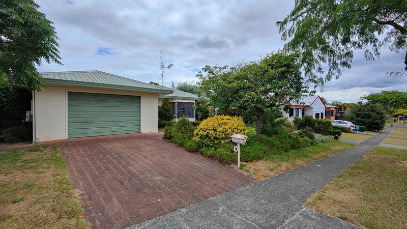 76 Splitt Avenue, Glenview, Hamilton - Carousel 1