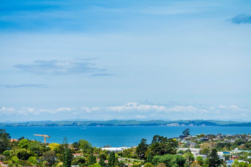 1/819 East Coast Road, Northcross, Auckland - Carousel 1