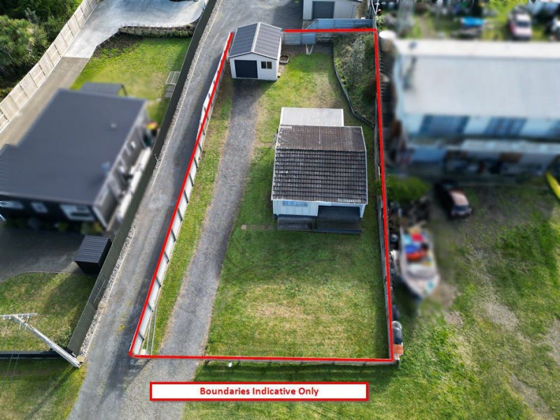 11 Chaffey Street, Foxton Beach, Foxton - Carousel 1