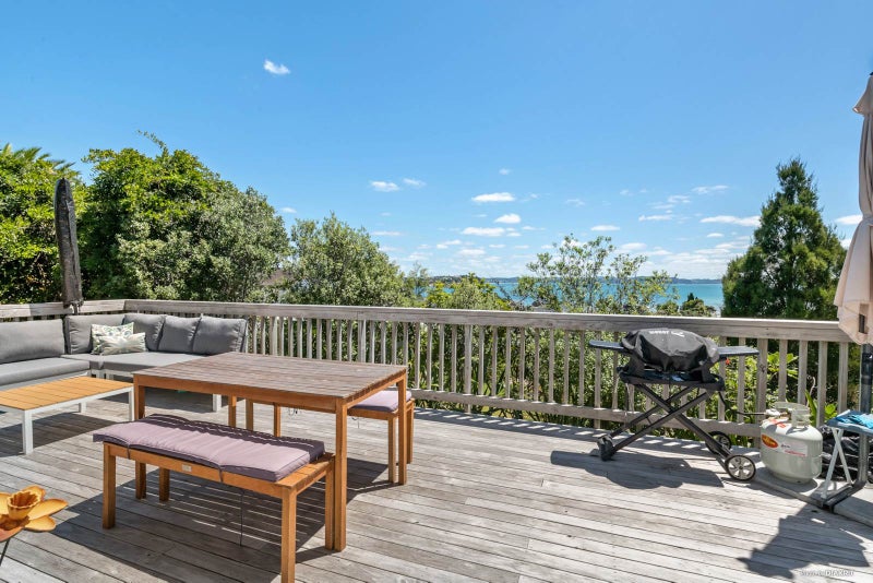 966B Whangaparaoa Road, Manly, Whangaparaoa - Carousel 1