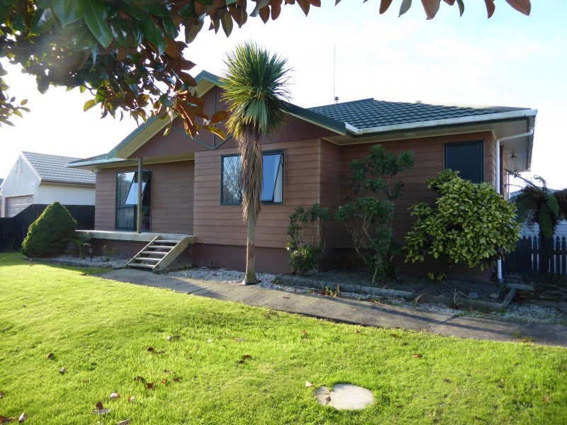 32 Dalfield Place, Highbury, Palmerston North - Carousel 2