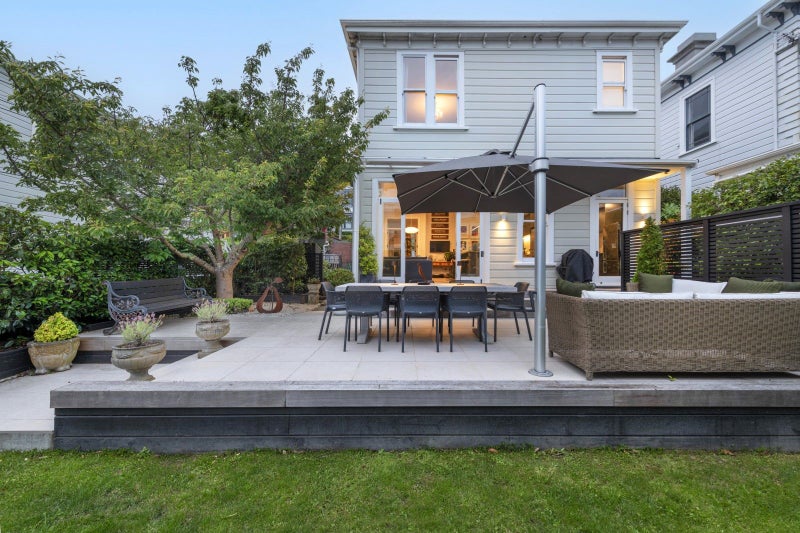 18 Austin Street, Mount Victoria, Wellington - Carousel 1