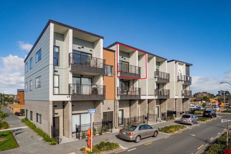 7/1 Coral Tree Avenue, Wiri, Auckland - Carousel 1