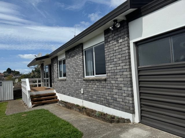 16B Anne Road, Bellevue, Tauranga - Carousel 1