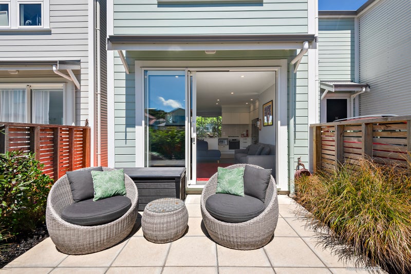 20C Reef Street, Island Bay, Wellington - Carousel 1