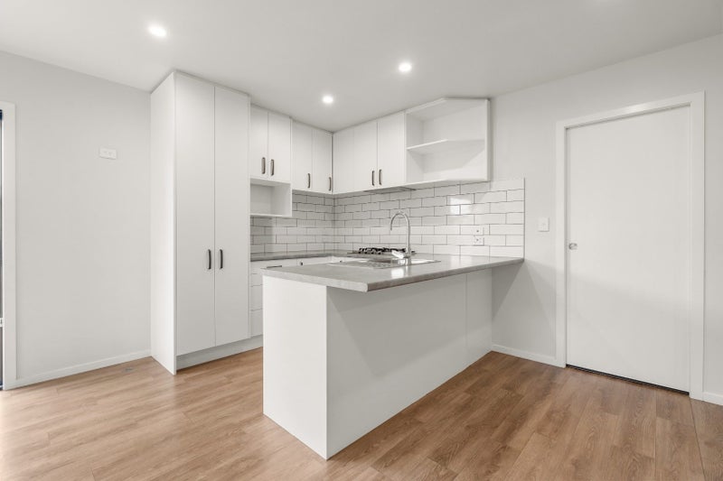 2/4 Cotton Street, St Andrews, Hamilton - Carousel 2