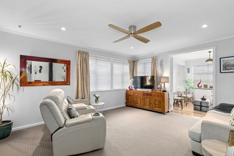 17 Feist Street, Naenae, Lower Hutt - Carousel 2