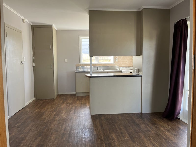 71 Rosamund Avenue, New Windsor, Auckland - Carousel 2