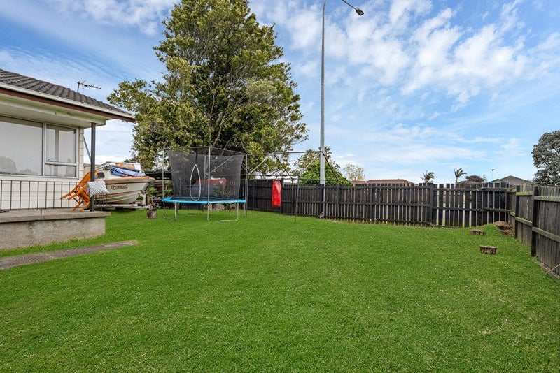 1 Becker Drive, Weymouth, Auckland - Carousel 11
