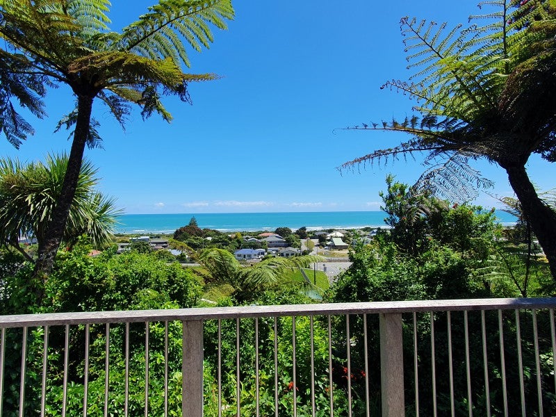 8 Rata Street, Karoro, Greymouth - Carousel 2