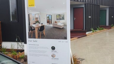 43 Donald Street, Karori, Wellington - Carousel 1