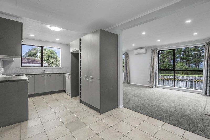 150 Holborn Drive, Stokes Valley, Lower Hutt - Carousel 1