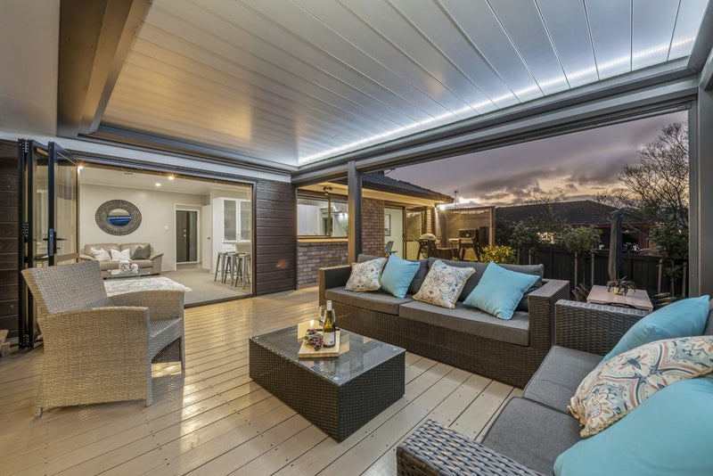 17 Britannia Place, Half Moon Bay, Auckland - Carousel 1