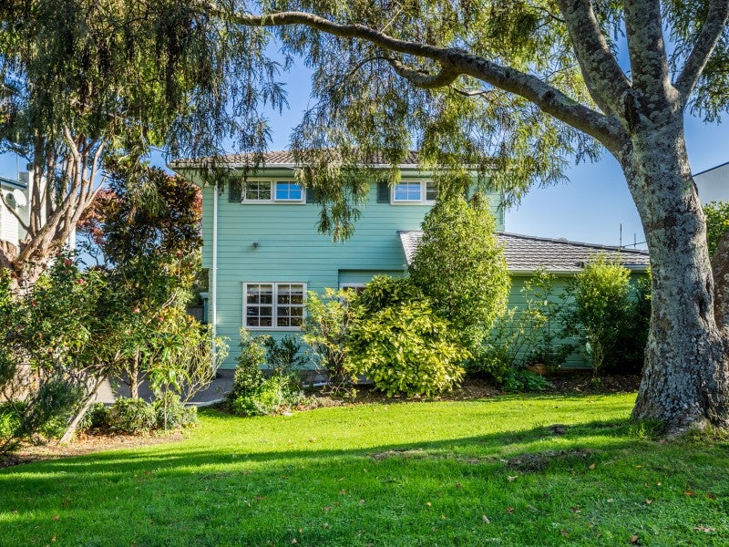 35 Cheviot Road, Lowry Bay, Lower Hutt - Carousel 1