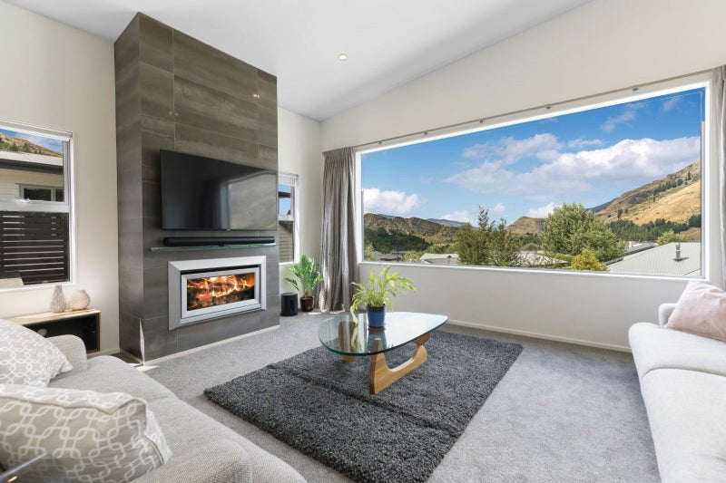 4 Thomas Lane, Arthurs Point, Queenstown - Carousel 1