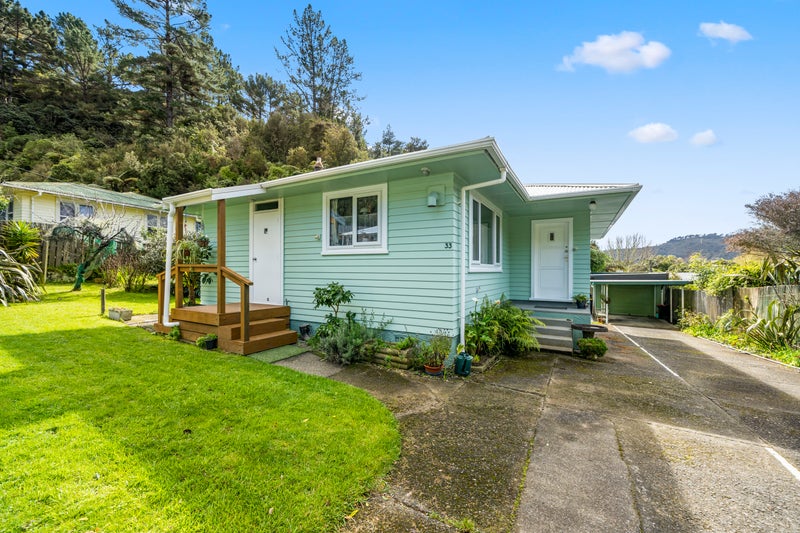 33 Shackleton Grove, Stokes Valley, Lower Hutt - Carousel 1