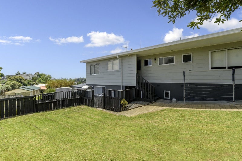 9 Tuthill Street, Gate Pa, Tauranga - Carousel 1