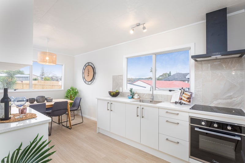 15 Ravenna Way, Clover Park, Auckland - Carousel 2