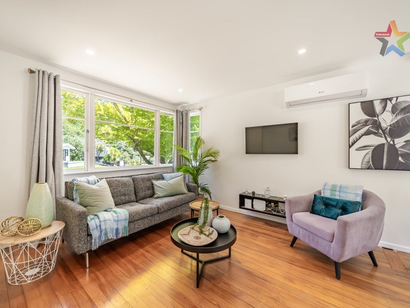 18 Holmes Grove, Naenae, Lower Hutt - Carousel 2